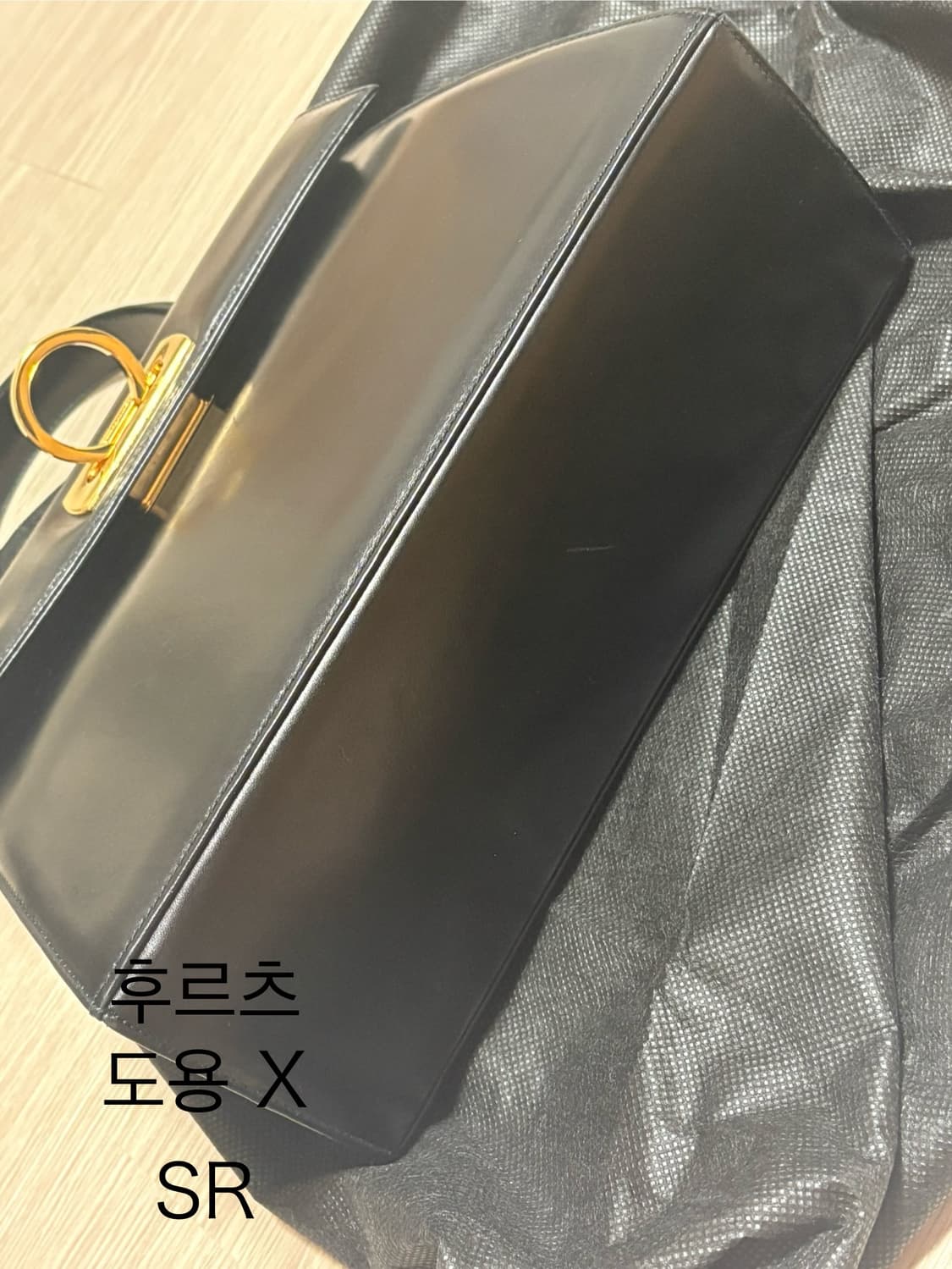 페라가모 켈리백 판매합니다:)  상품이미지7