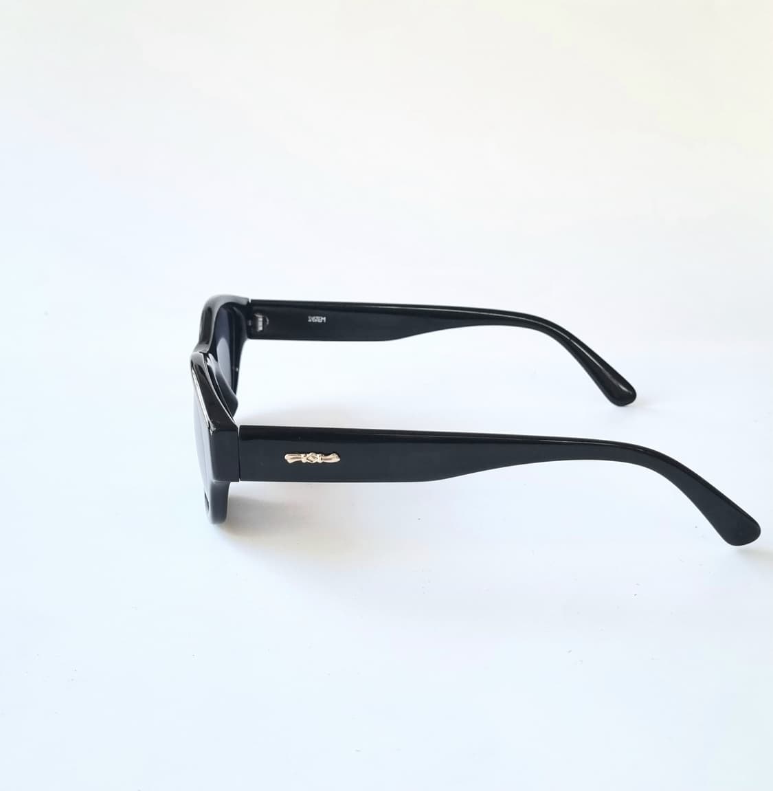 데드스탁 블랙 스텐다드 뿔테 선글라스 상품이미지3