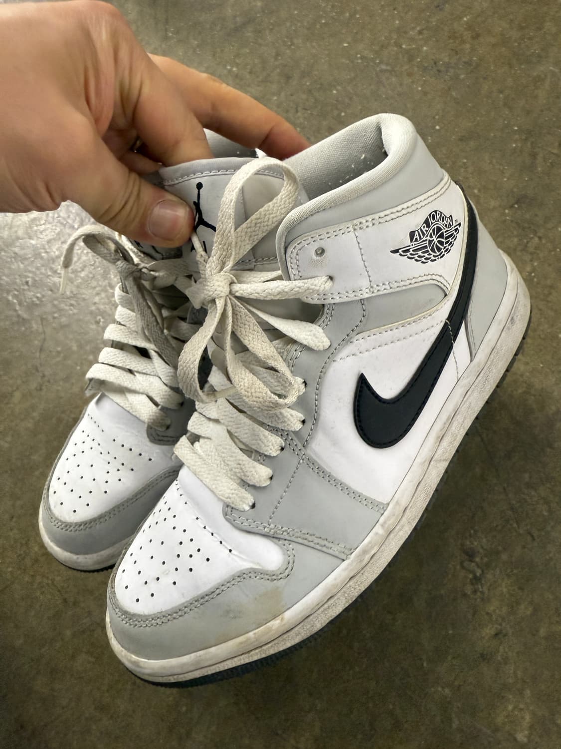 나이키 에어 조던 1 미드 그레이 포그 235 상품이미지5