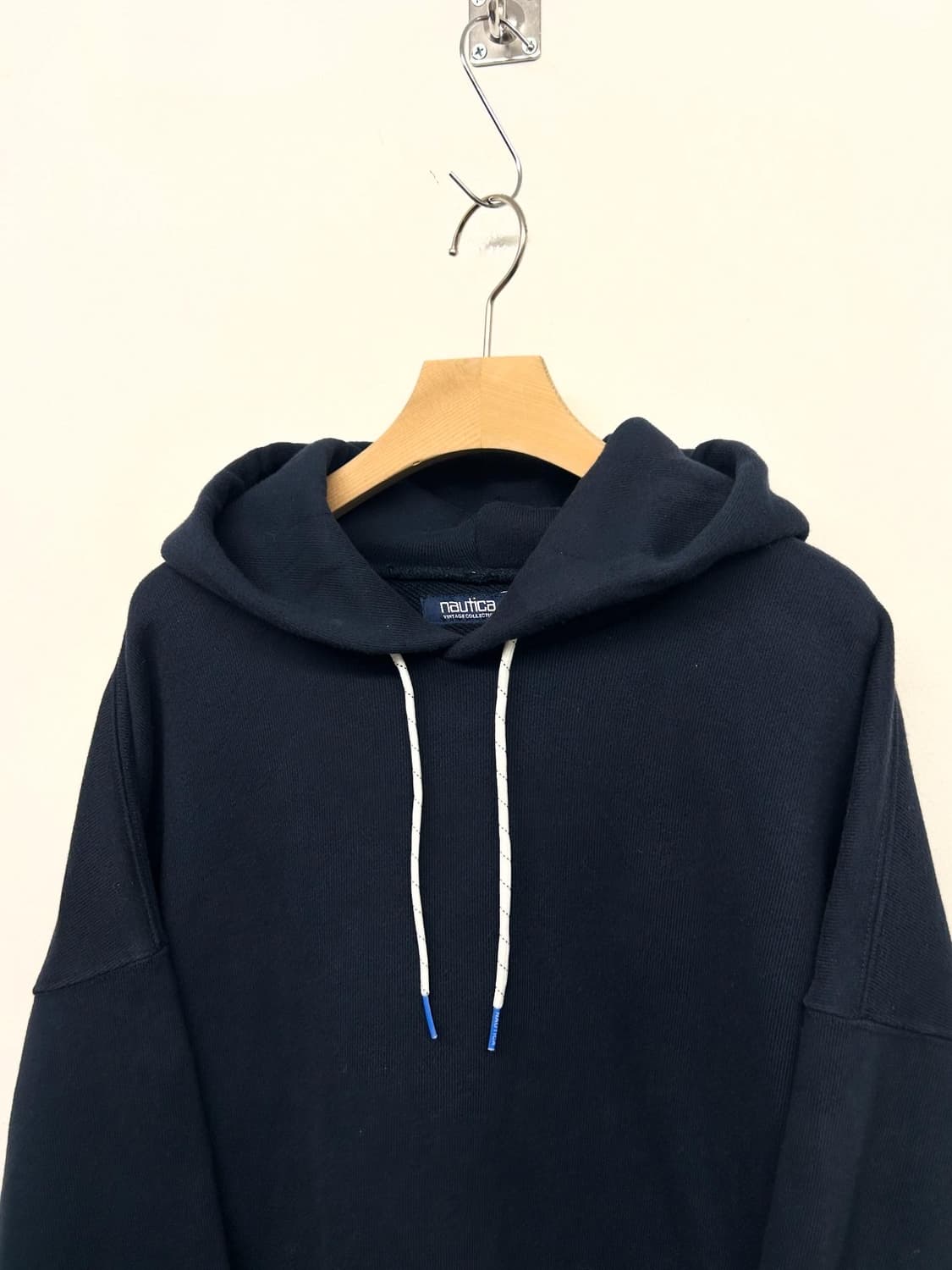 노티카 재팬 네이비 후드티 상품이미지3