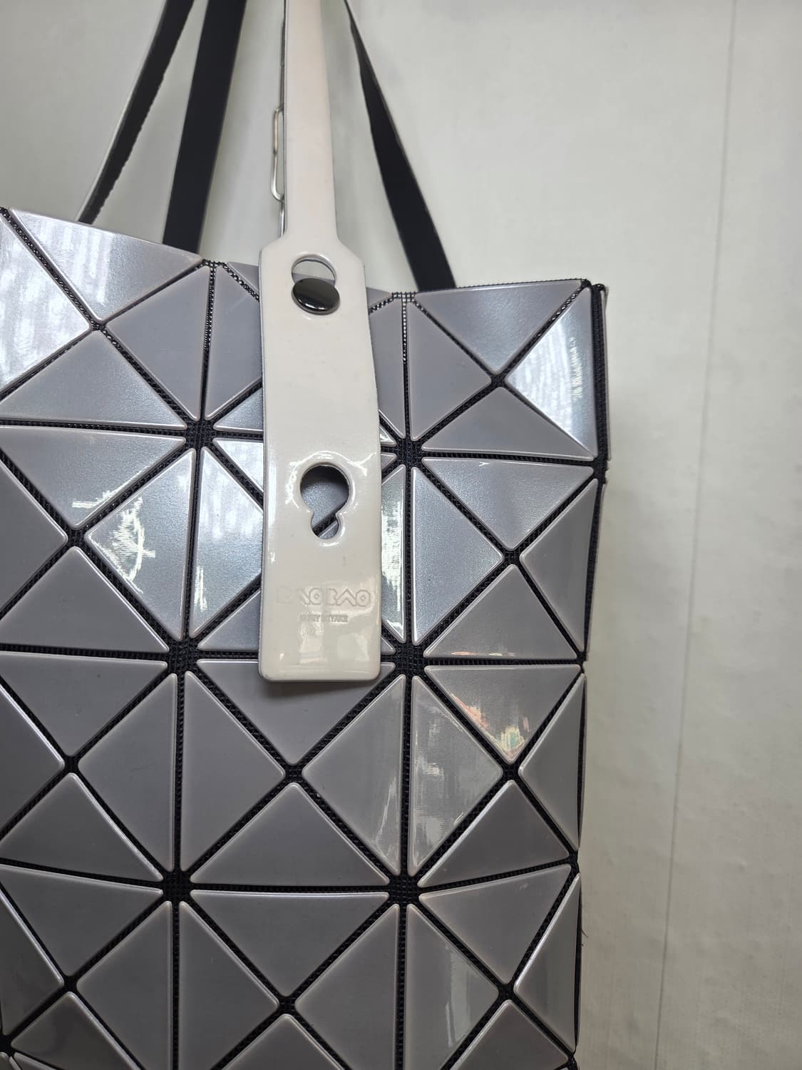 바오바오 루센트 은색 토트겸숄더백 상품이미지4