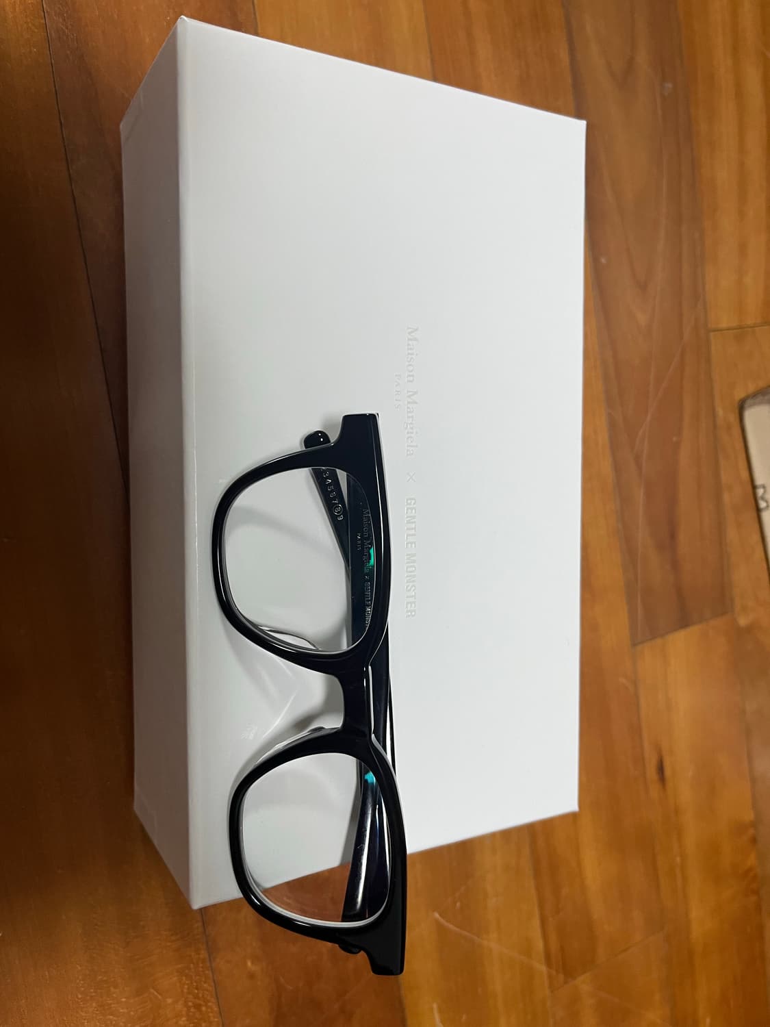 젠틀몬스터X메종 마르지엘라 MM010 블랙 판매 상품이미지1