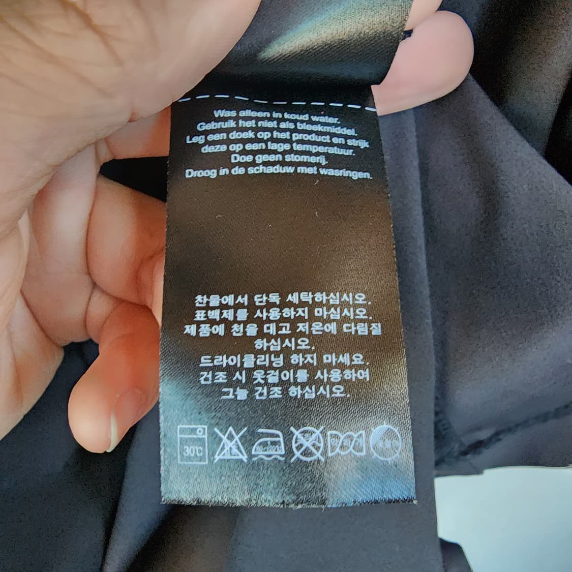 DKNY 블랙 반팔 카라 티셔츠 상품이미지8