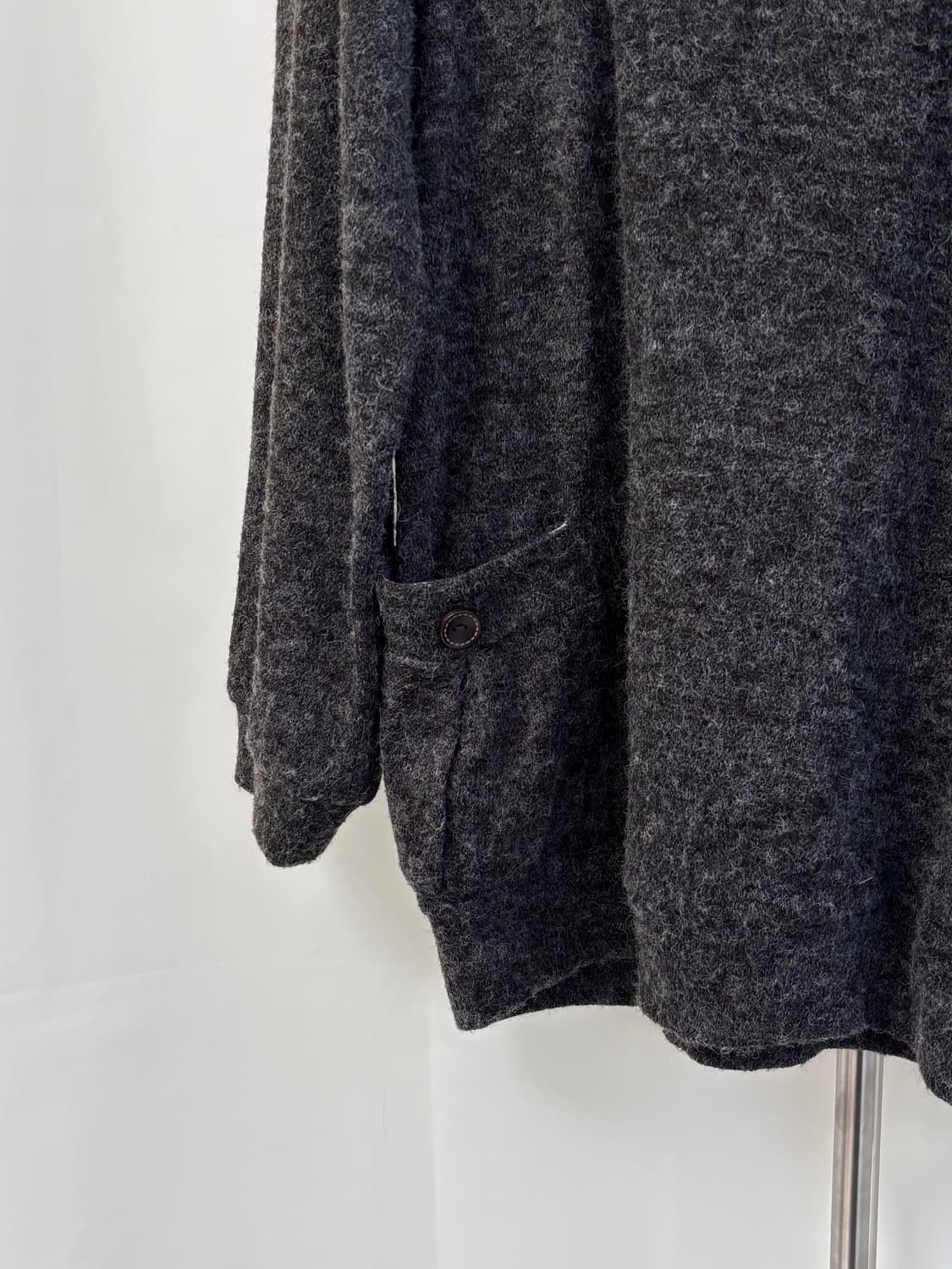 와글 버튼 트임 보카시 풀오버 상품이미지3