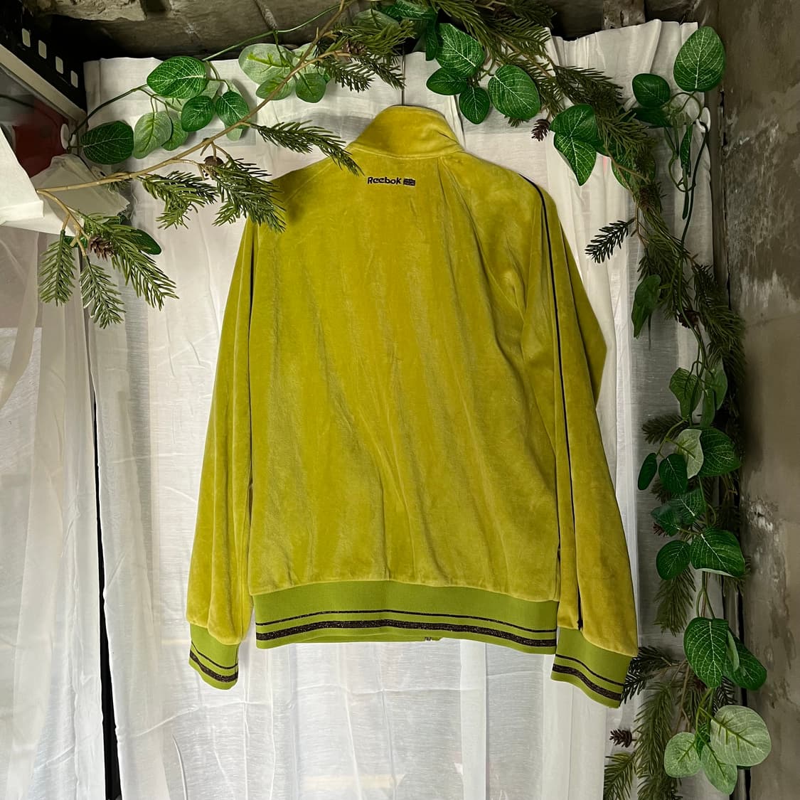 y2k 리복 벨벳 집업 상품이미지4