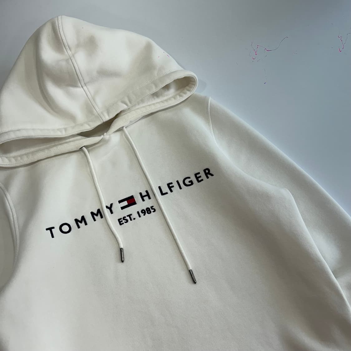 Tommy hilfiger 타미힐피거 화이트 후드티 상품이미지4