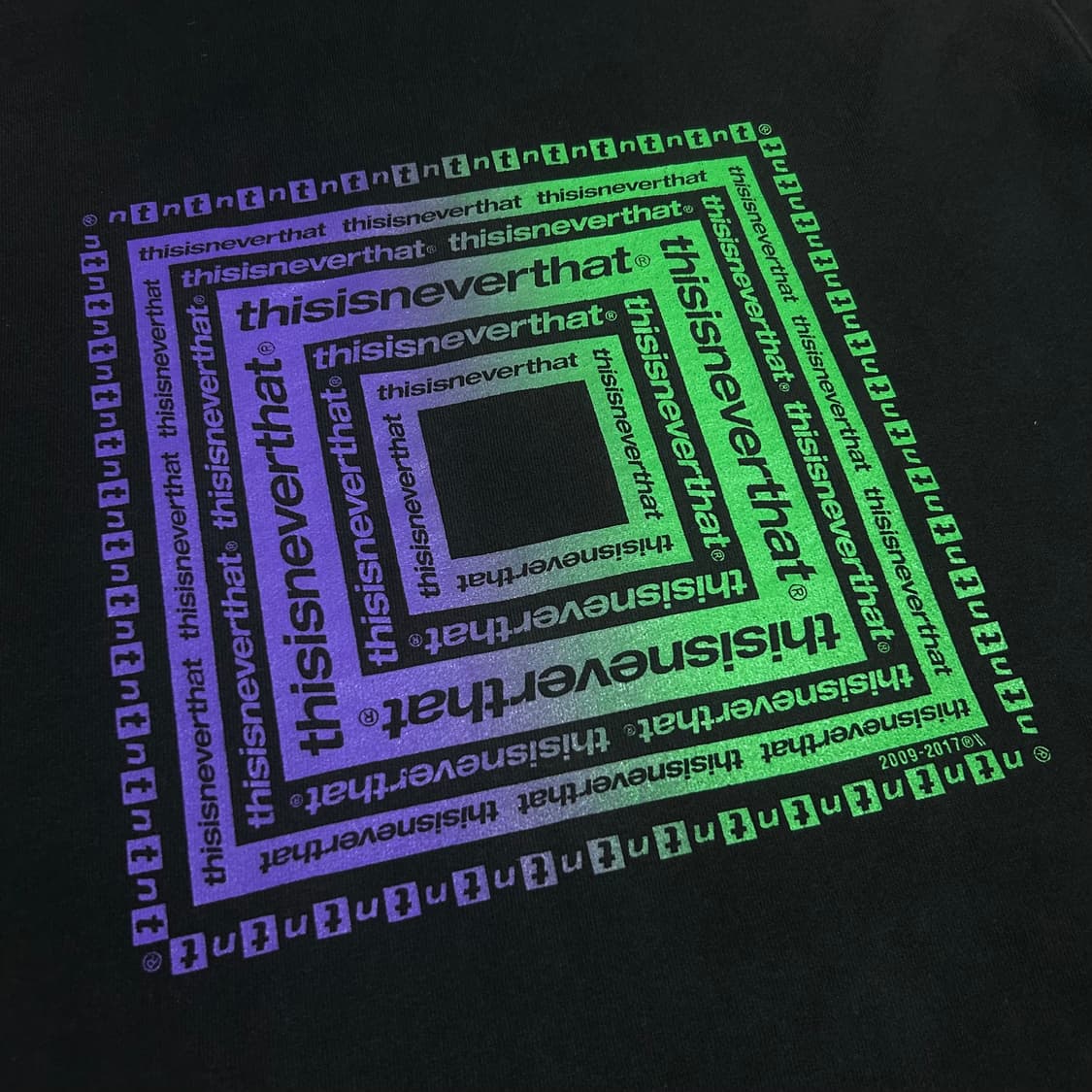 [L] Thisisneverthat 디스이즈네버댓 그래픽 블랙 후드티 상품이미지4