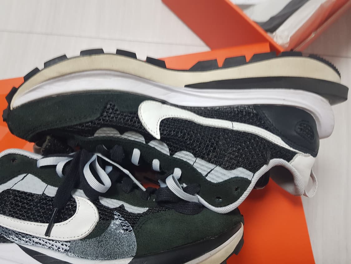 나이키 사카이 베이퍼와플 블랙 화이트 265 상품이미지5