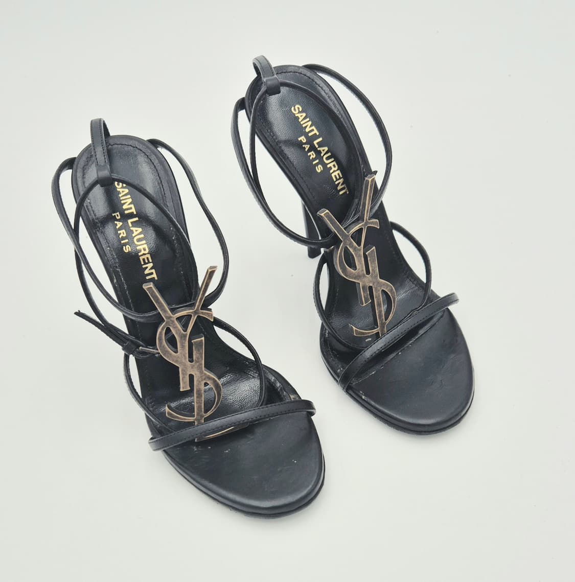 생로랑 카산드라 스크랩 샌들 힐
 상품이미지5