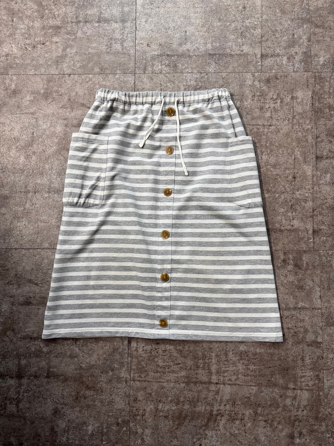 스트라이프 패턴 포켓/버튼 디테일 스커트 상품이미지3