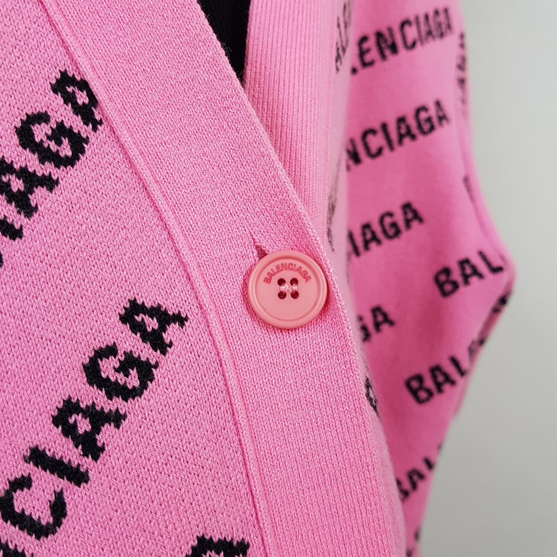 발렌시아가 올 오버 가디건 핑크 블랙 2사이즈  상품이미지2