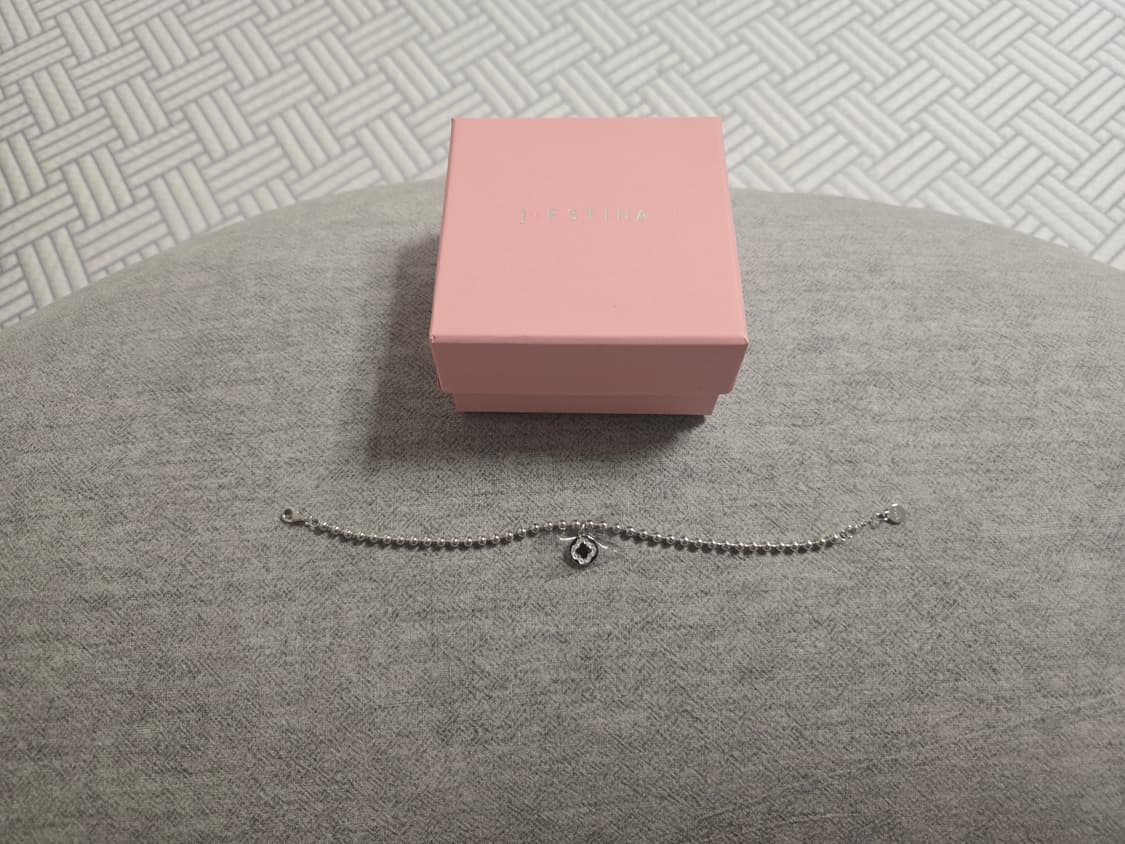 제이에스티나 클로비아 아이유 팔찌 상품이미지1