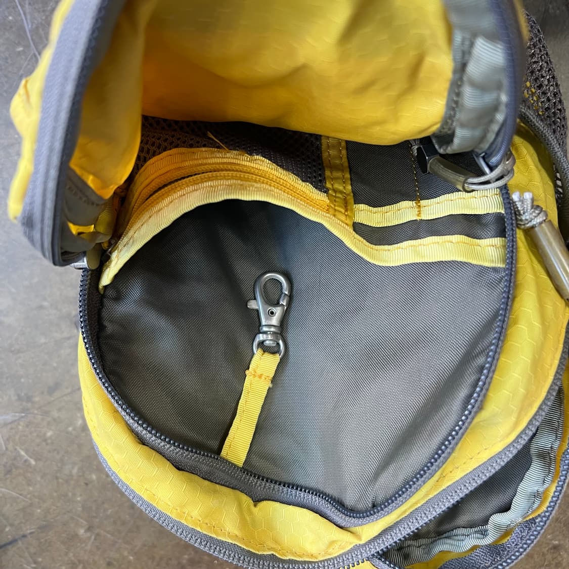 마운틴하드웨어 크로스백 미니백 미니 크로스백 가방 남녀공용 상품이미지4