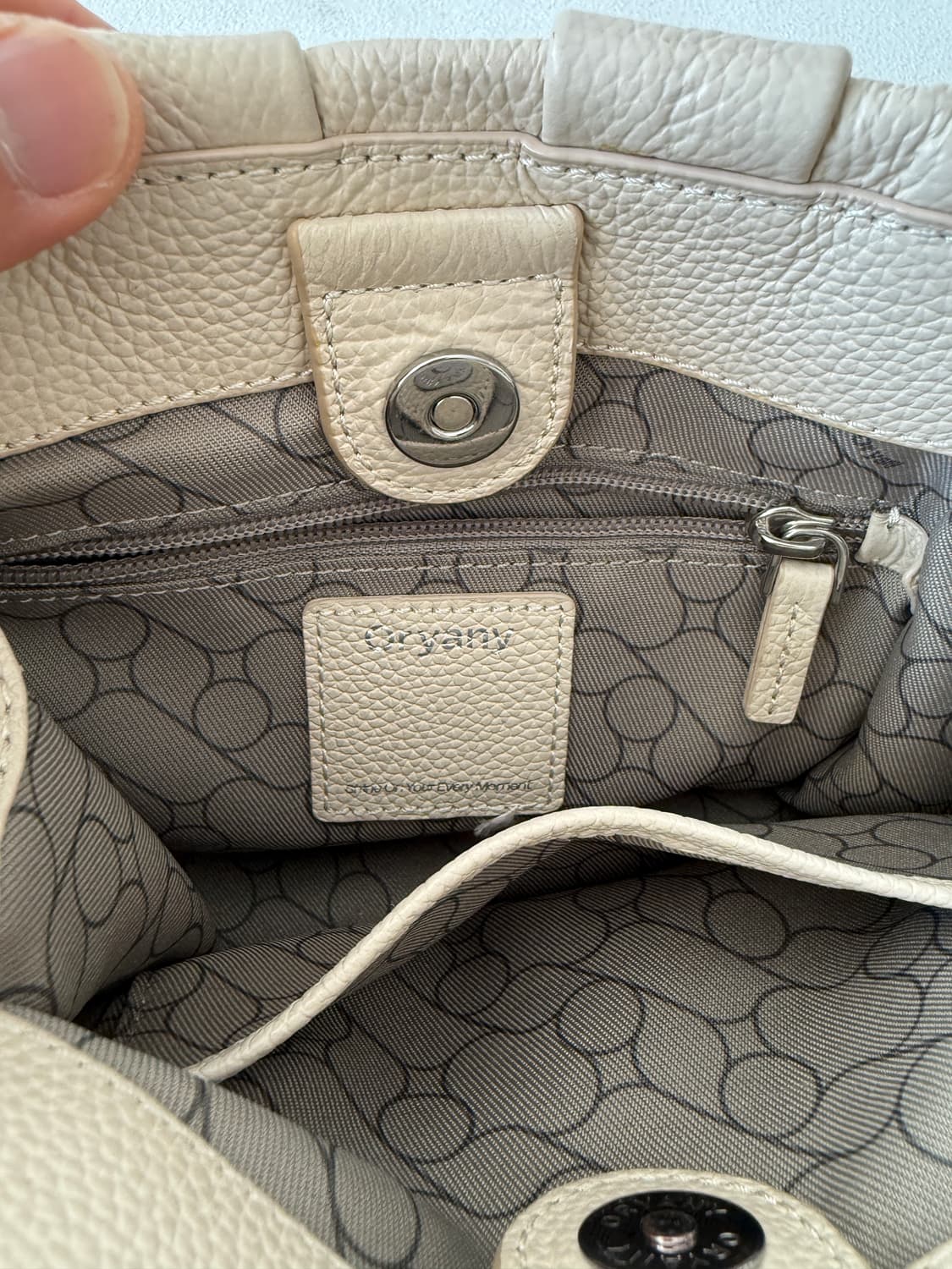 오야니(Oryany) 레더 토트백(크로스가능) 상품이미지10