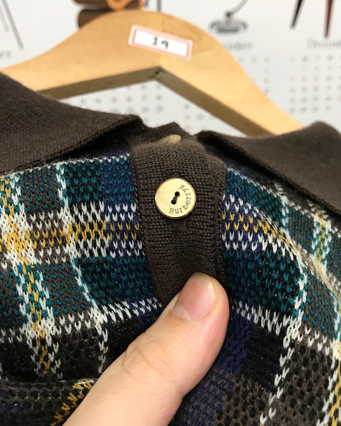 버버리 울 금장 체크 카라 니트 상품이미지3