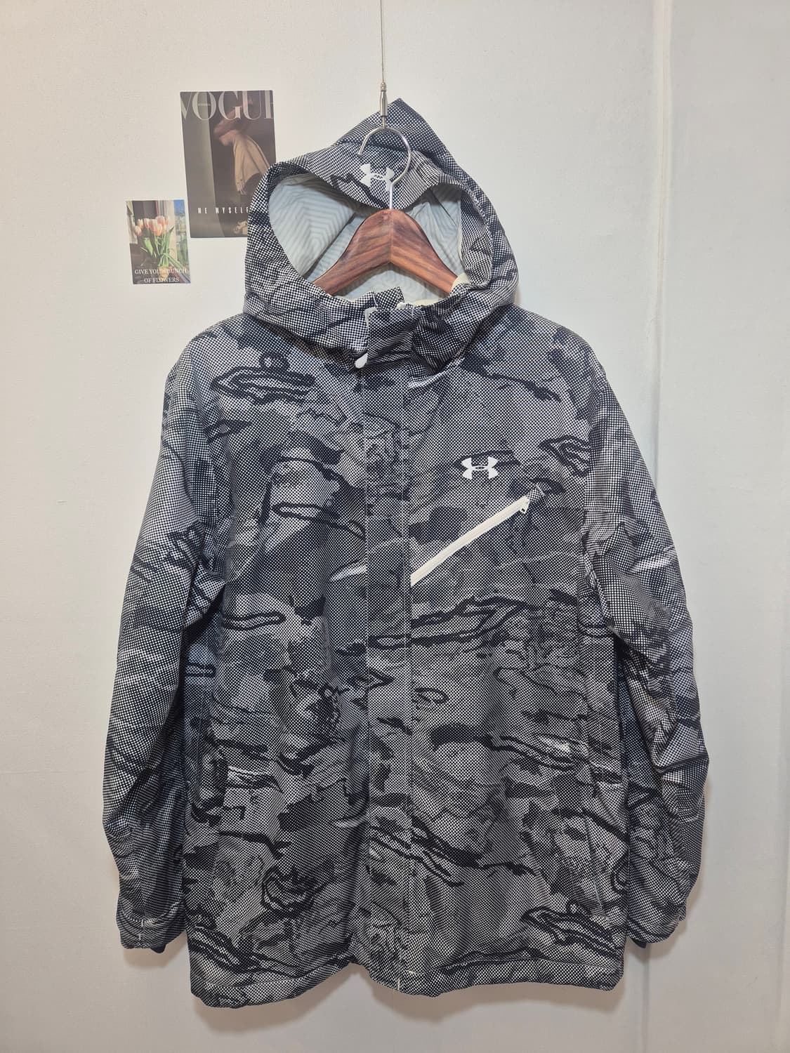 언더아머의  카모 패턴 후드 집업  L
사이즈  상품이미지1