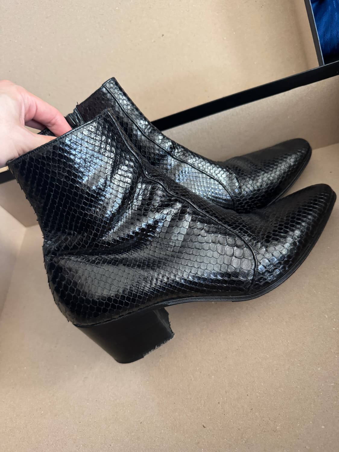 생로랑 파이썬 스네이크 스킨 첼시부츠 상품이미지9