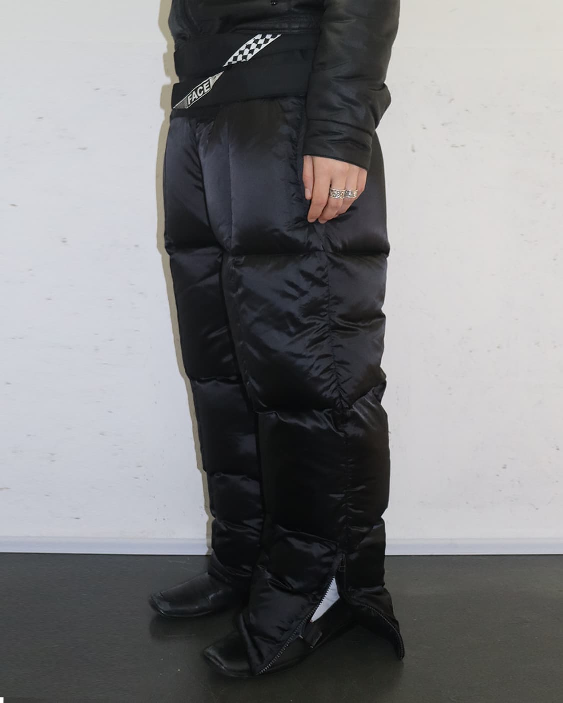파세타즘 벨크로 디테일 패디드 팬츠 블랙 상품이미지2