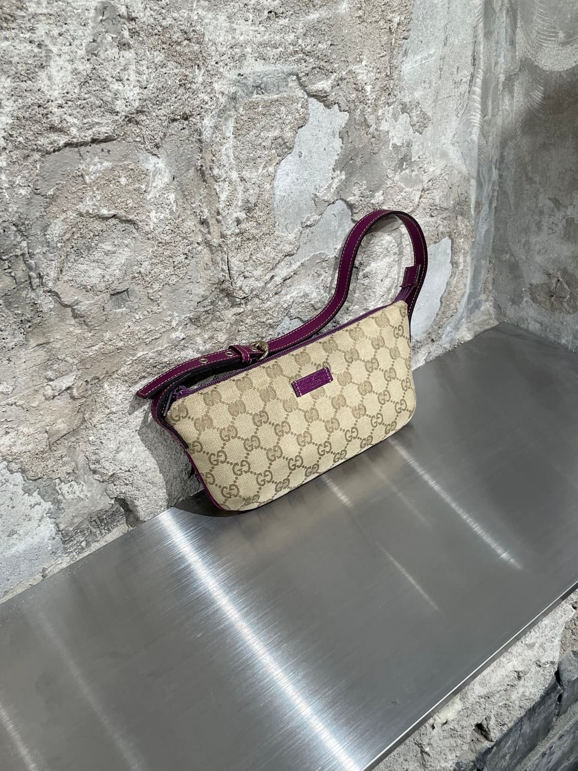 구찌 베이지 GG 모노그램 미니 핸드백 상품이미지5