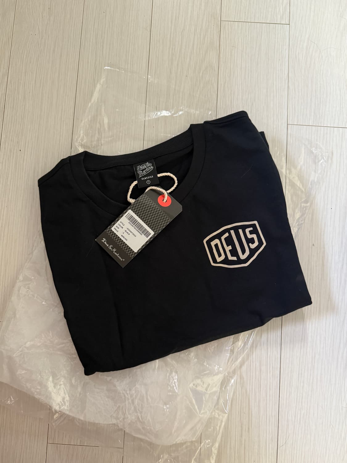 데우스 우먼 서울 컬리지 어드레스 크롭 반팔 상품이미지2