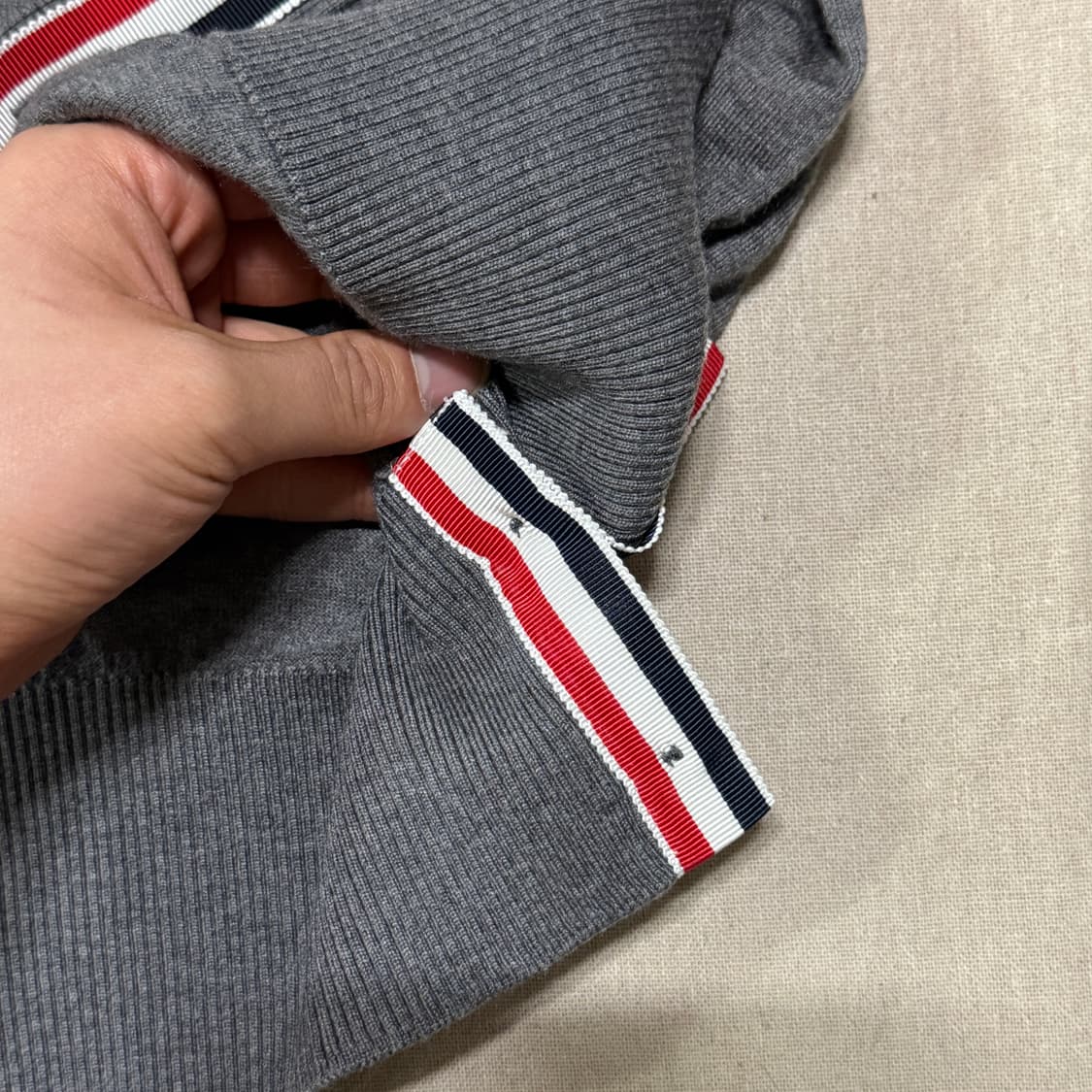 톰브라운 그레이 울 가디건 2 상품이미지4