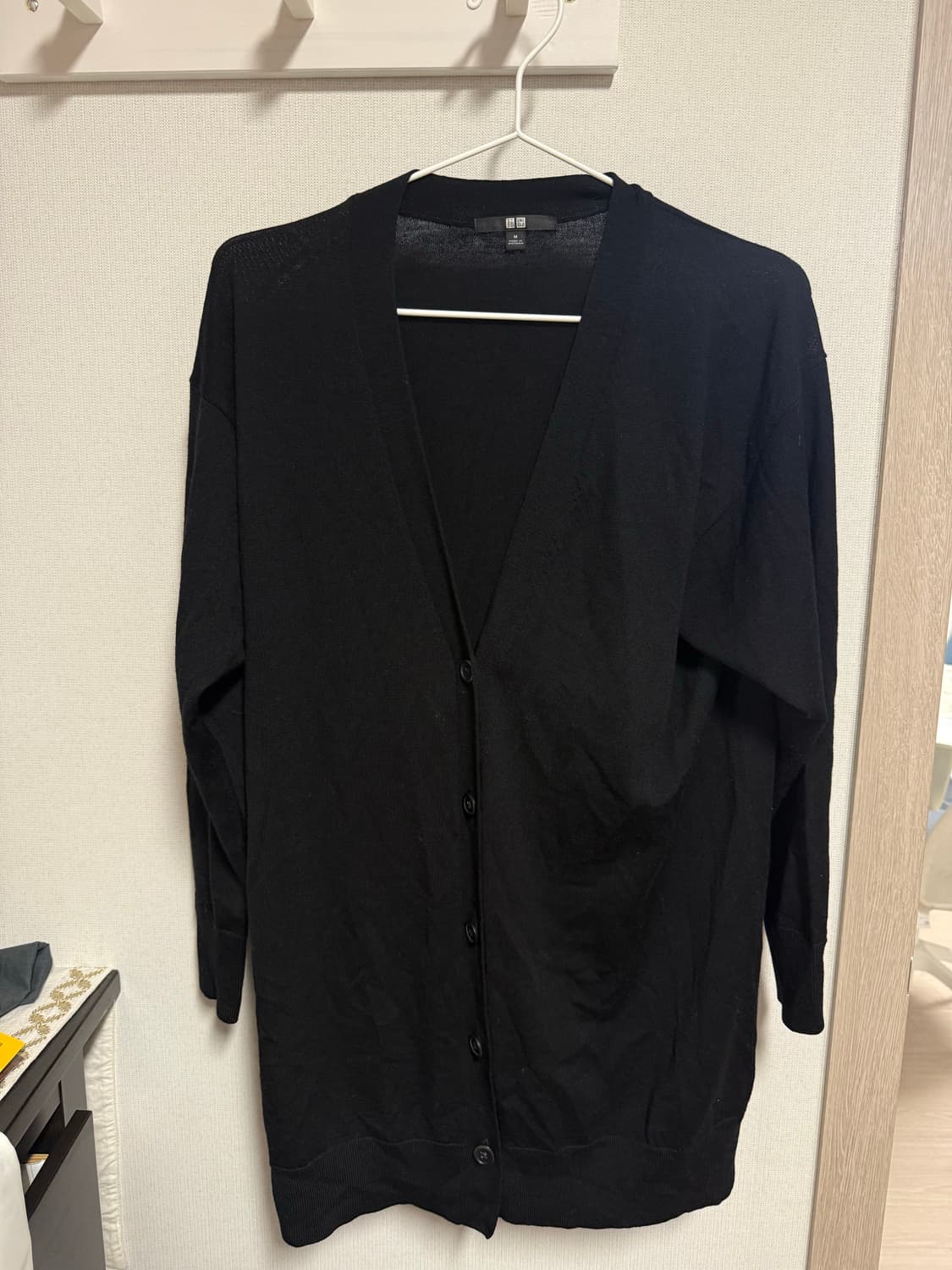유니클로 블랙 브이넥 가디건 상품이미지2