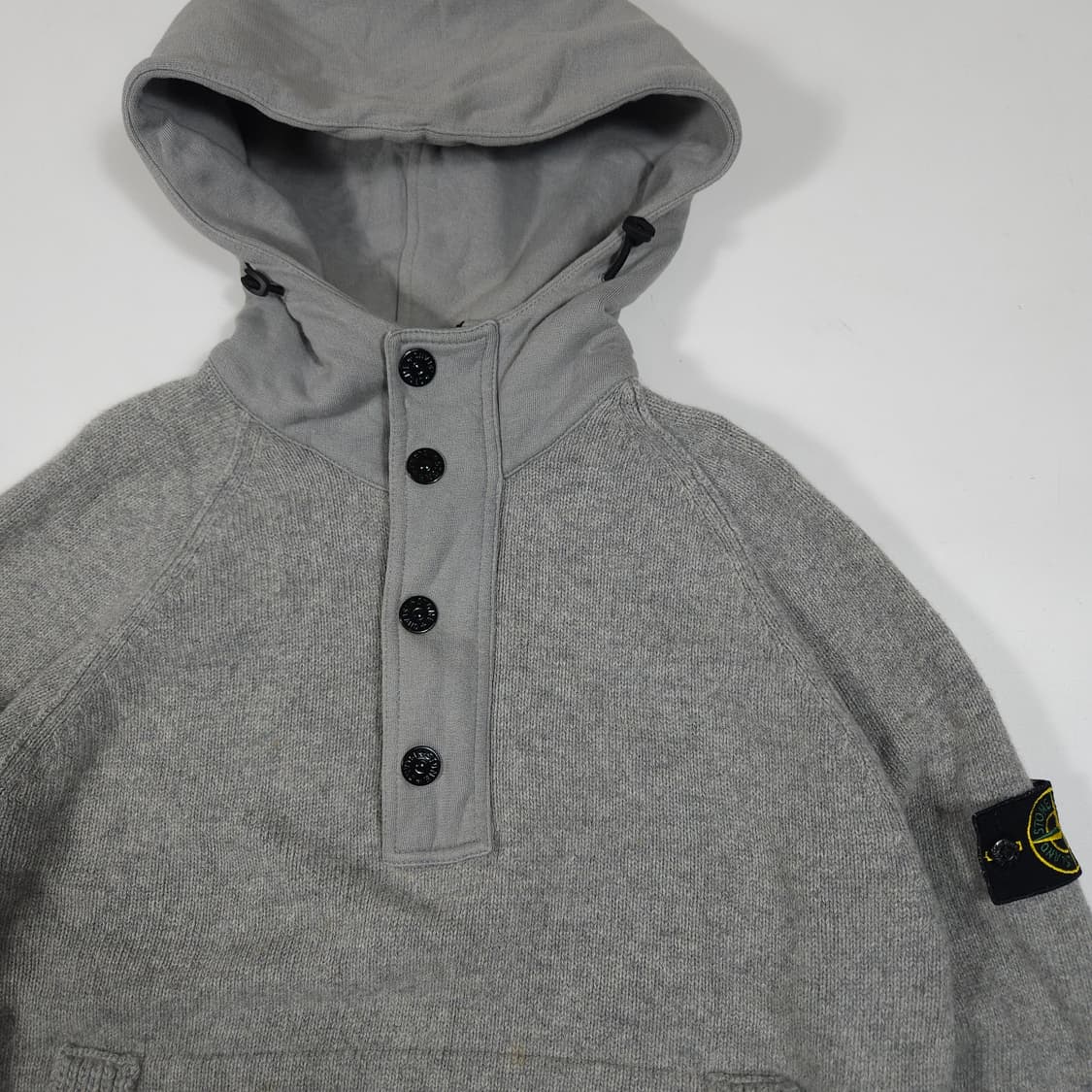 스톤아일랜드 와펜 후드 니트 상품이미지2