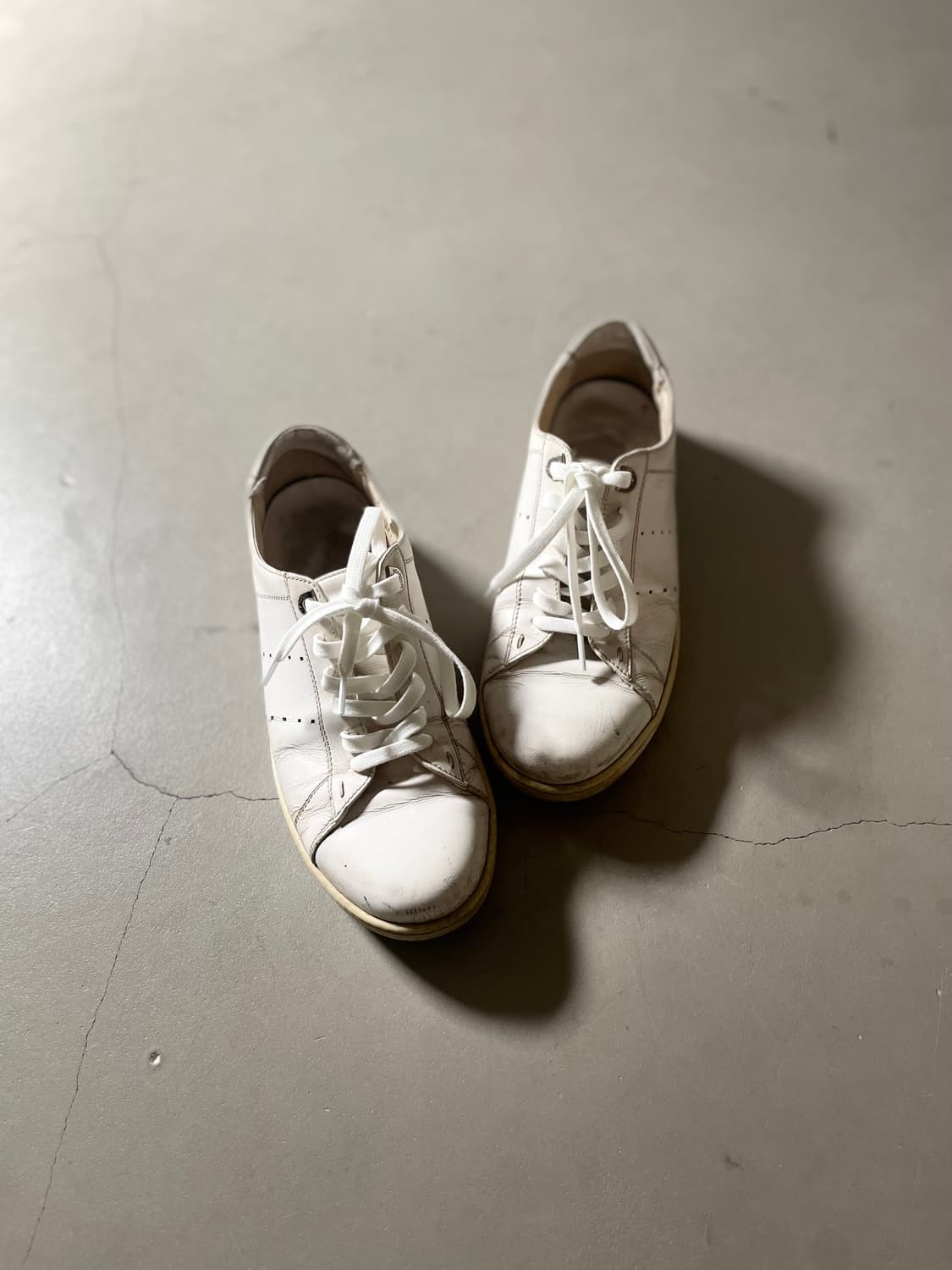 루이비통  Leather Low-top Sneakers 상품이미지2