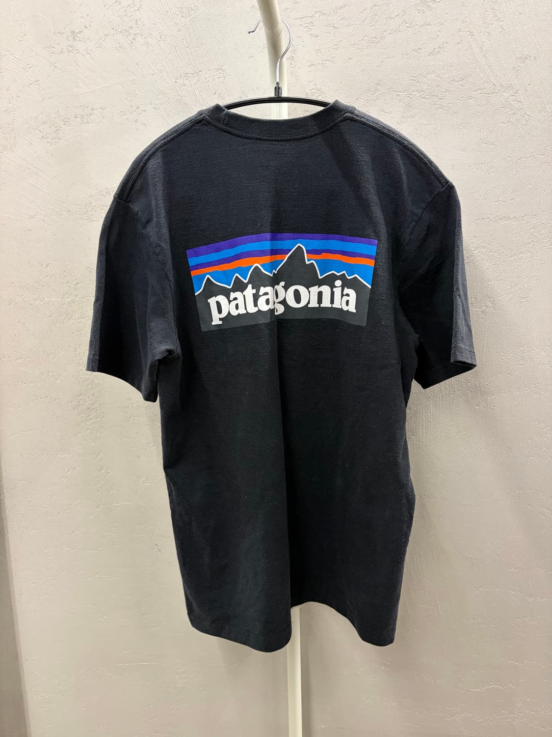 파타고니아 블랙 포켓 반팔티 S 상품이미지6