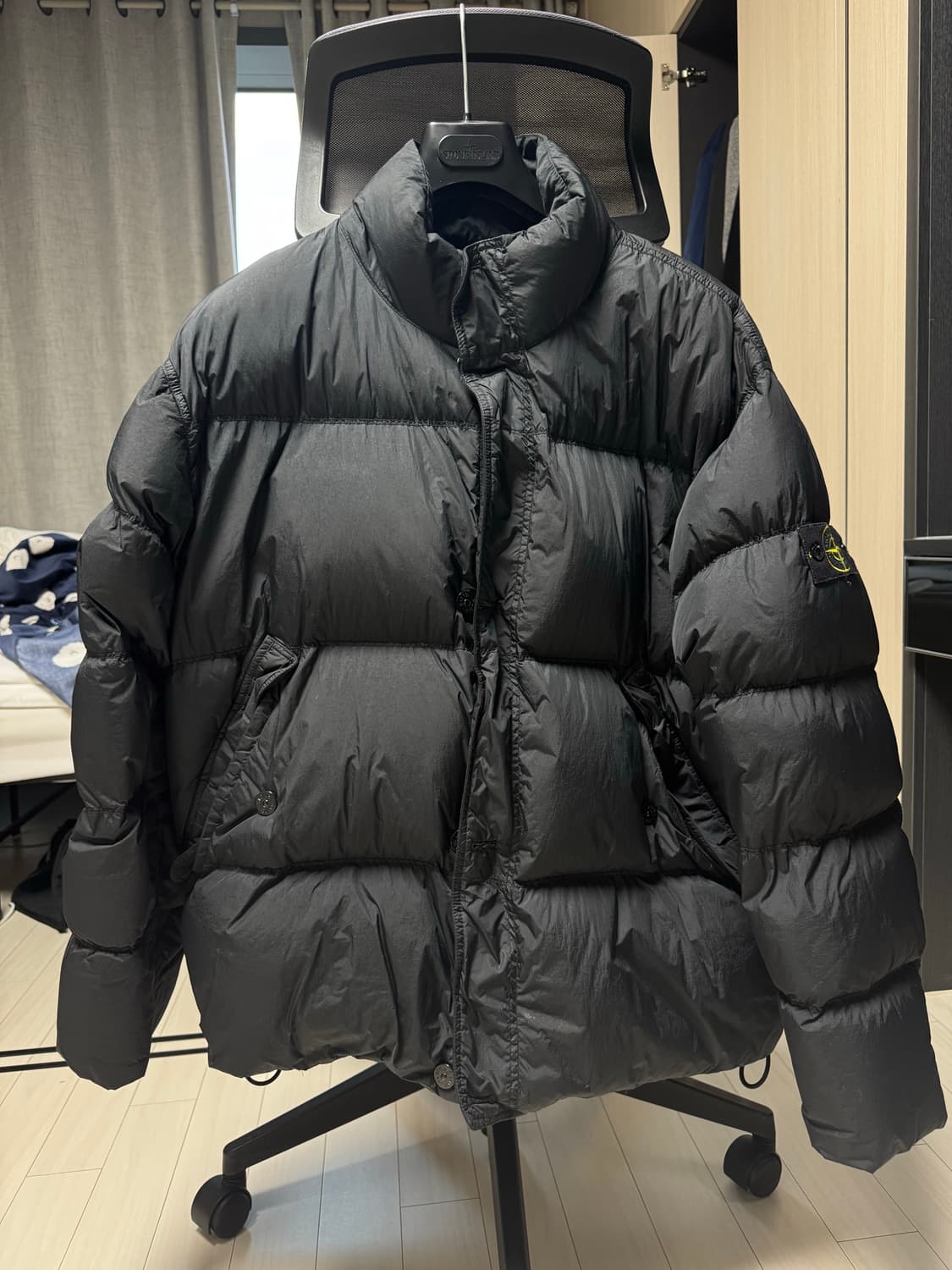 (XL)스톤아일랜드 패딩 24fw 논후드 블랙 상품이미지1