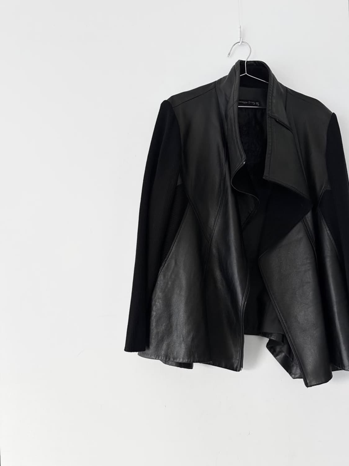 LIESANGBONG diagonal zip leather jacket 상품이미지5