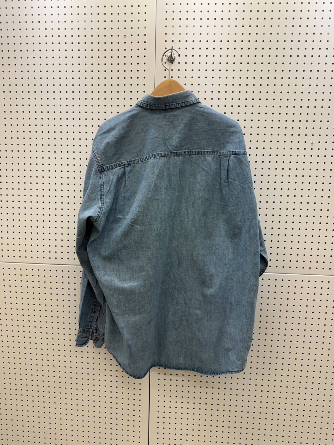 칼하트 라이트블루 워싱 투포켓 데님셔츠 U1279 상품이미지3
