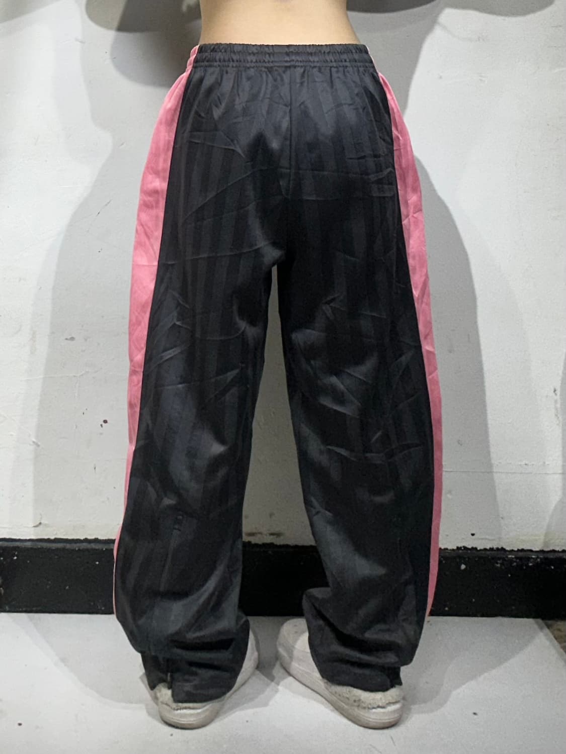 푸마 차콜 핑크 사이드 라인 와이드 팬츠 M 상품이미지3