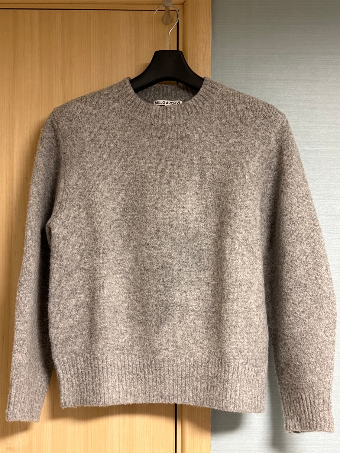 밀로 아카이브 크롭 실루엣 니트 (M) 상품이미지1