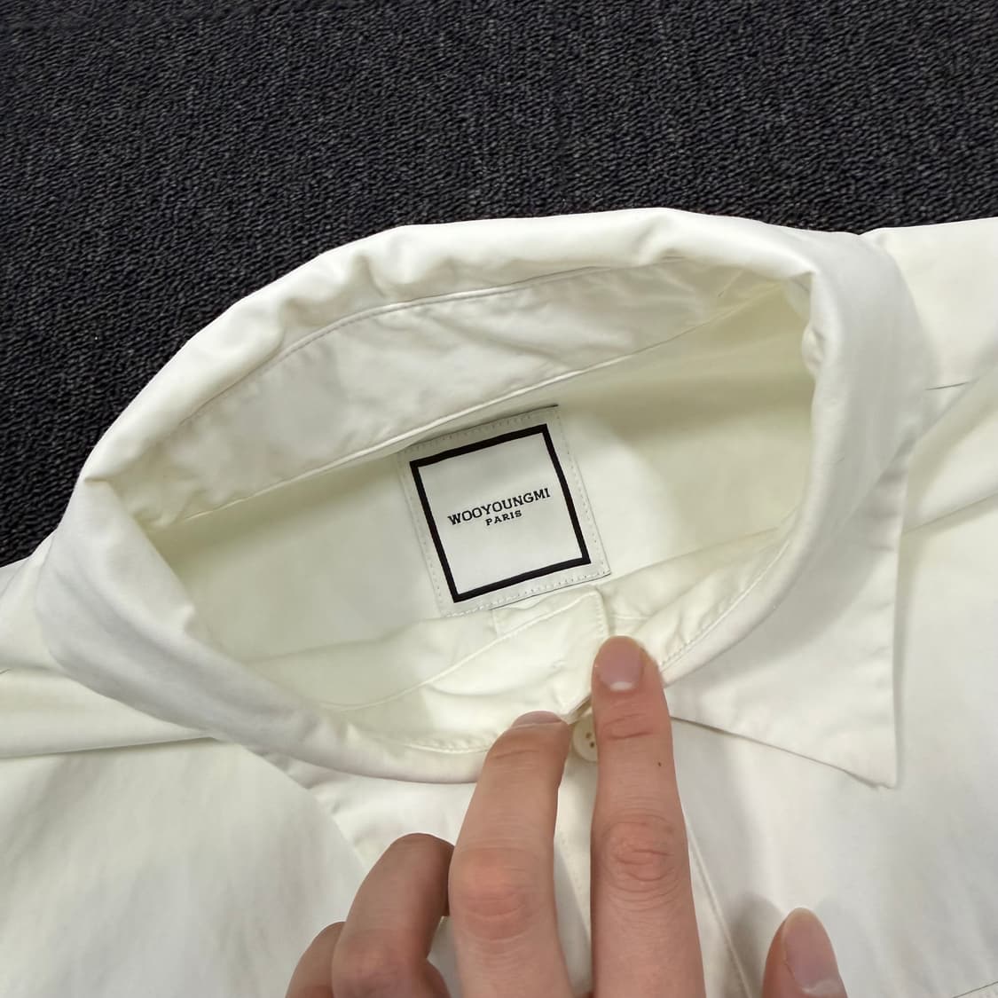 우영미 백로고 디테일 셔츠  상품이미지7