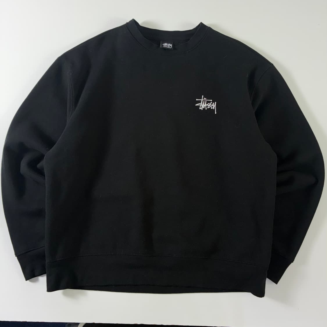Stussy  스투시 베이직 스탁로고 블랙 맨투맨  상품이미지3