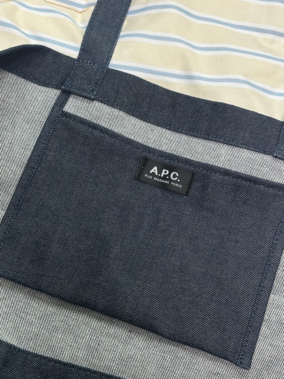 아파쎄 A.P.C 데님 다니엘라 토트백 판매 상품이미지2