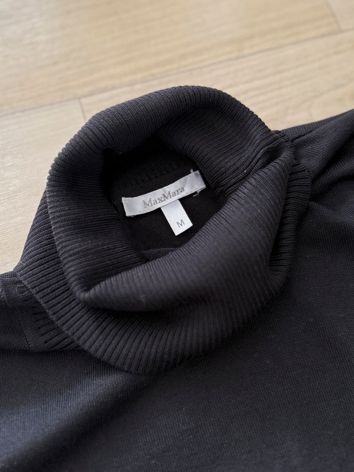 막스마라 반팔 터틀넥 실크 니트 상품이미지2