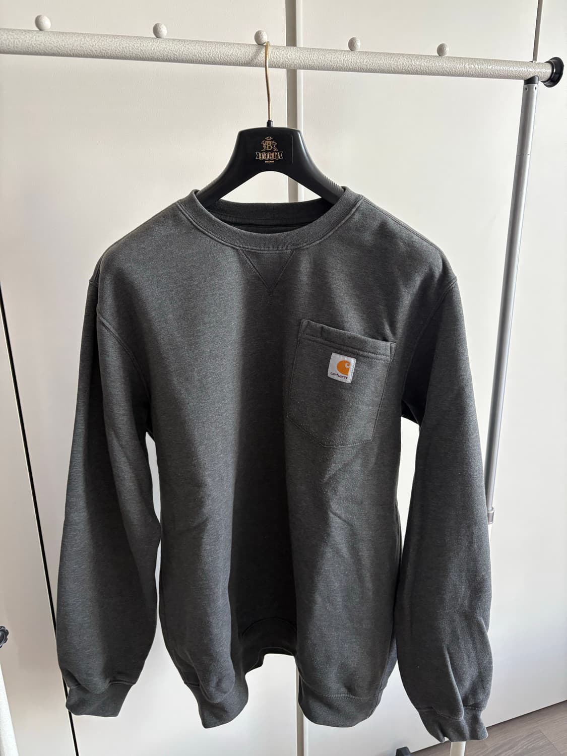 칼하트 US 기모 맨투맨 카본색상 상품이미지1