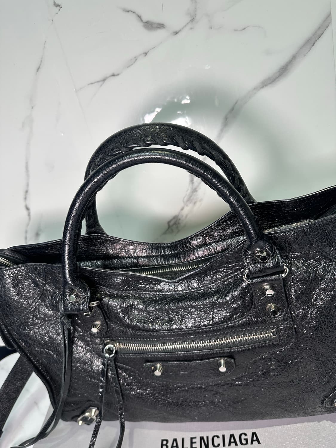 [SA 정품] 발렌시아가 시티 모터백 미디움 블랙 상품이미지3