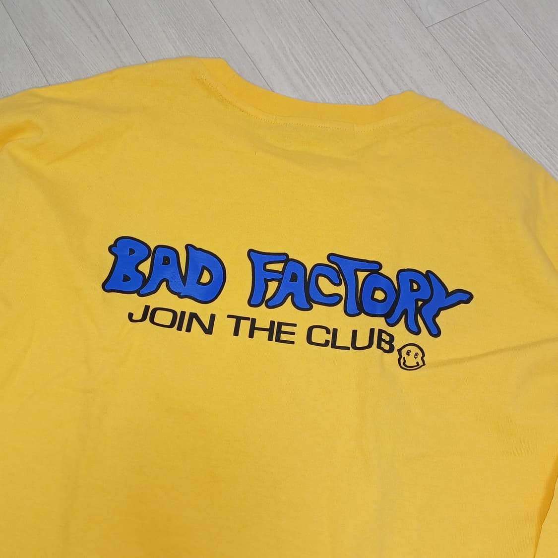 배드팩토리 스마일 롱 슬리브 로고 긴팔 티셔츠 상품이미지2