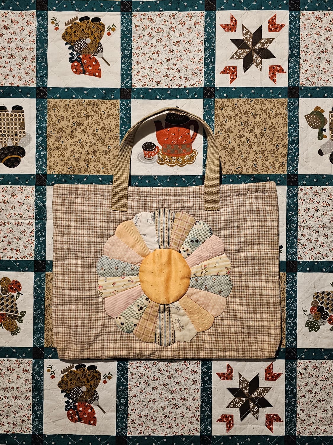 꽃 패치워크 베이지 잔체크 토트백 상품이미지1