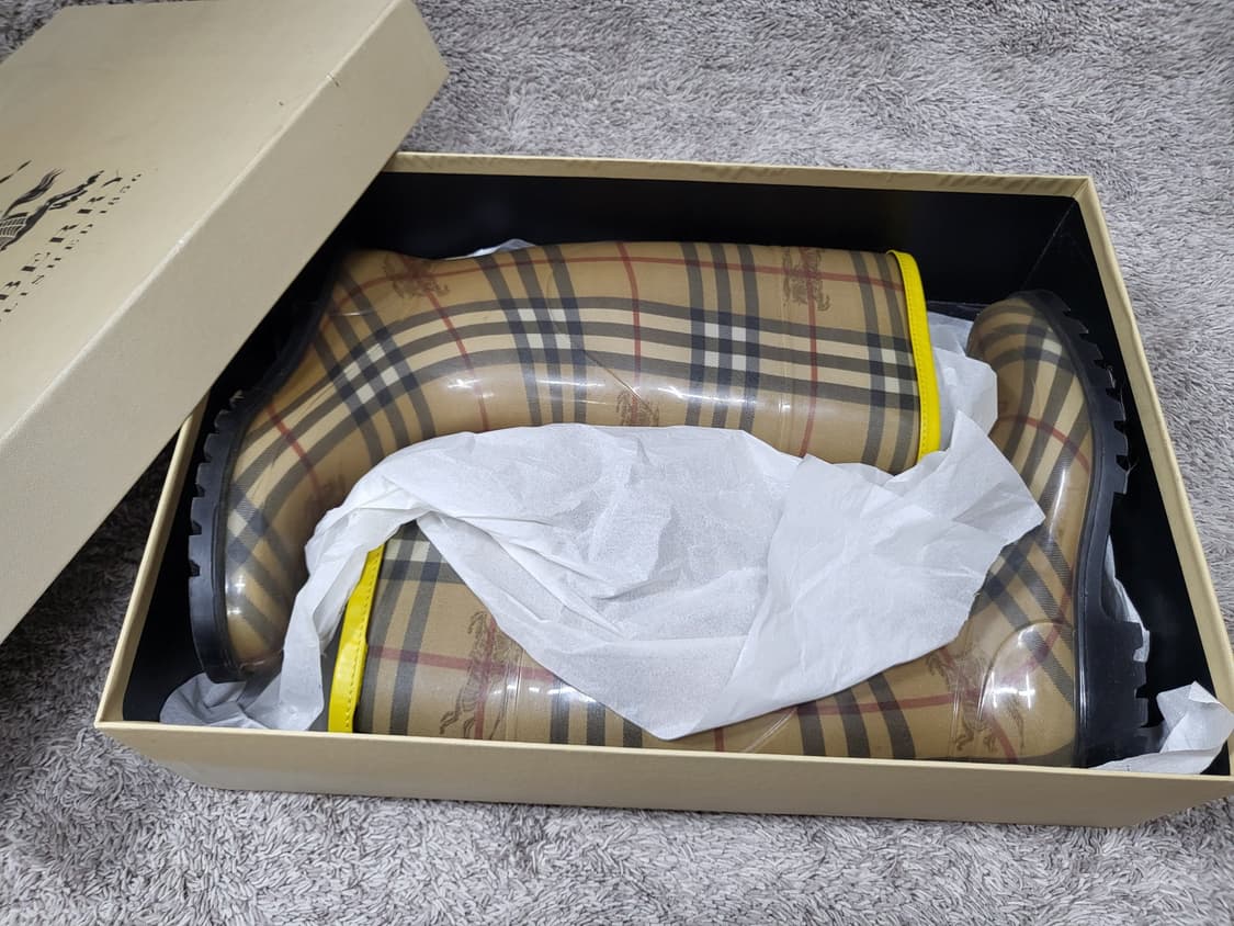 버버리(Burberry) 체크 패턴 레인부츠 250 상품이미지8