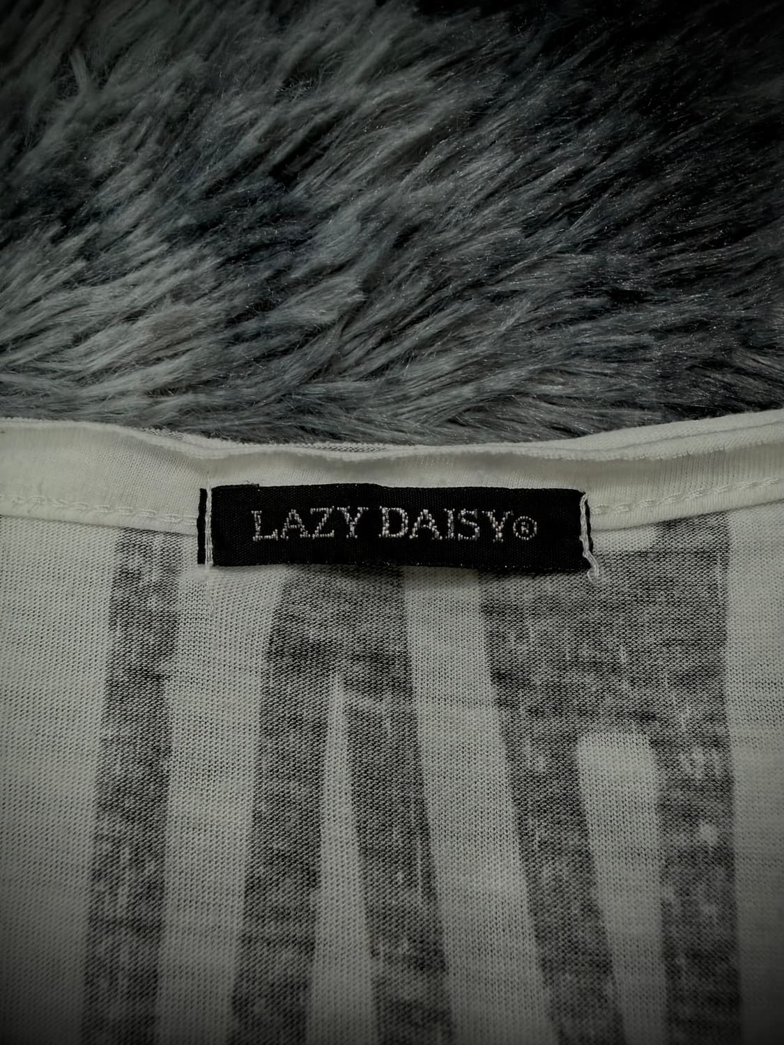LAZY DAISY 버터플라이 스파이더웹 백컷아웃 반팔 티셔츠 상품이미지9