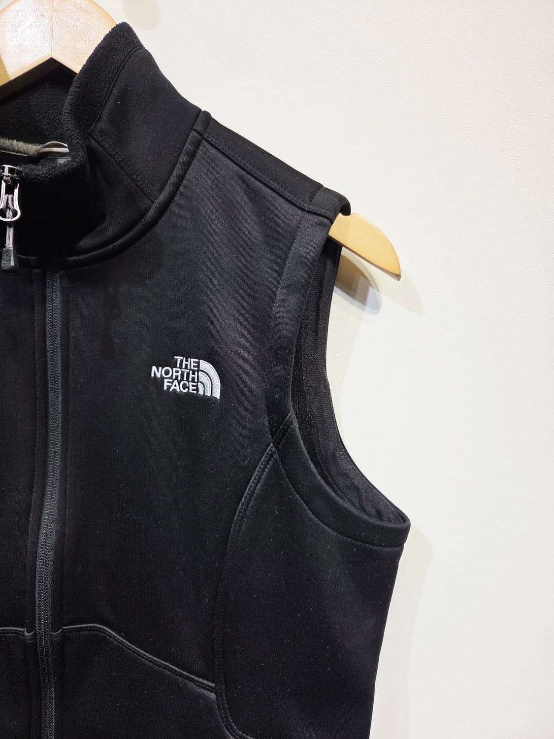 노스페이스. 여자 블랙 플리스 베스트_M 상품이미지3