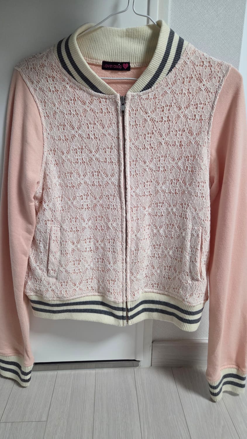 Lovetoxic 레이스 집업 상품이미지1