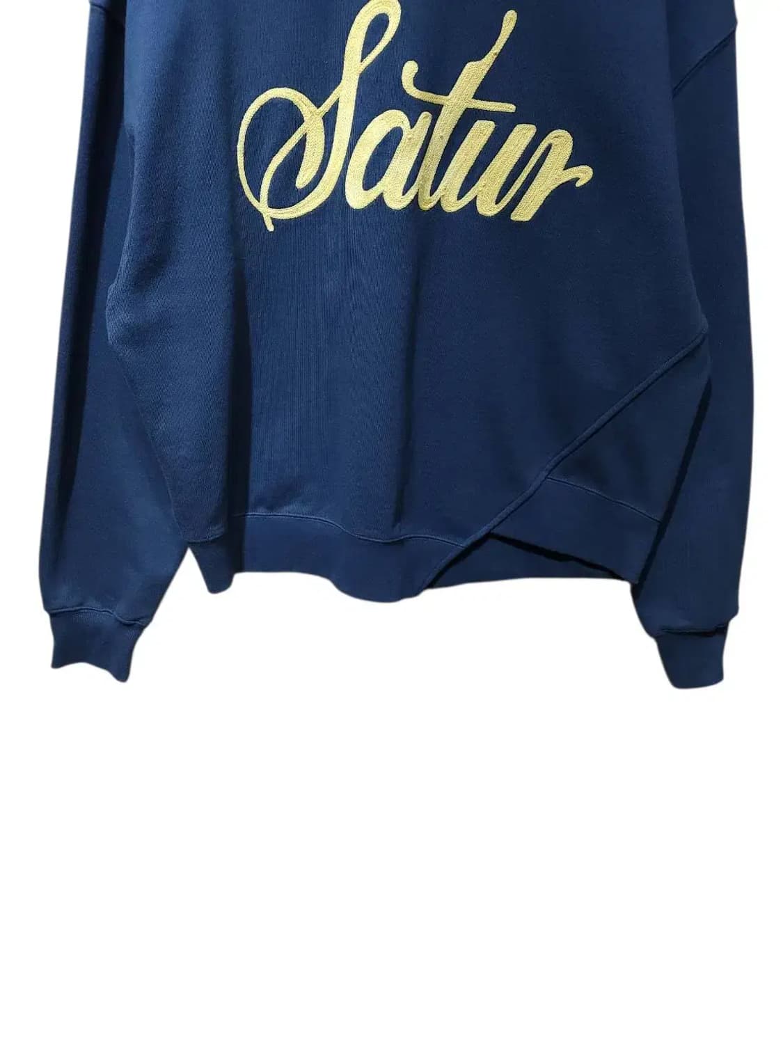 L/ SATUR 세터 더블린 언발란스 체인 자수 맨투맨 /1027 상품이미지3