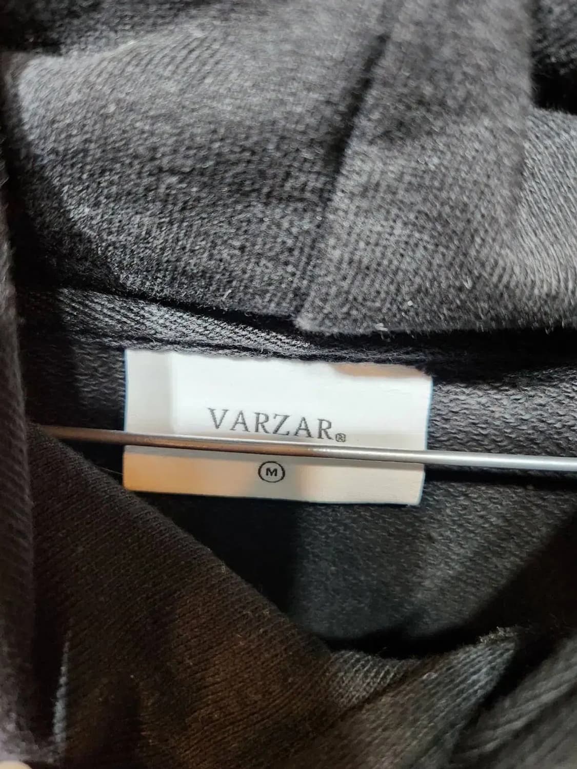 M/ VARZAR 바잘 가슴로고 후드티 블랙 /1120 상품이미지4