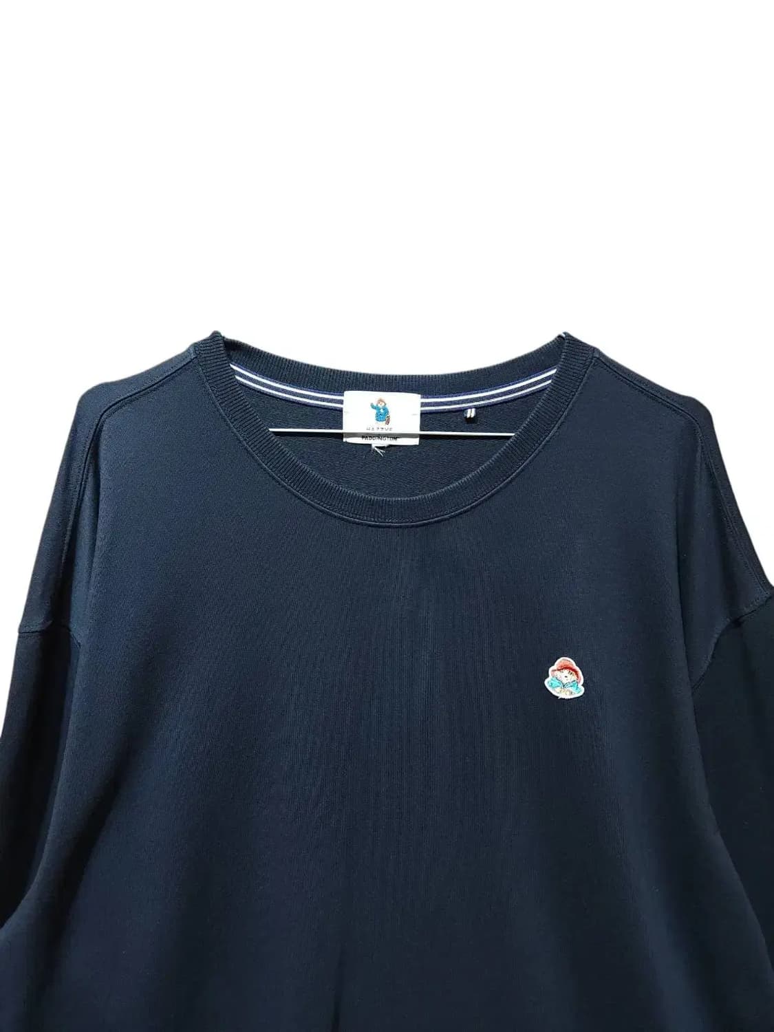 110/ 헤지스 X 패딩턴 긴팔티 블랙 /1202 상품이미지2