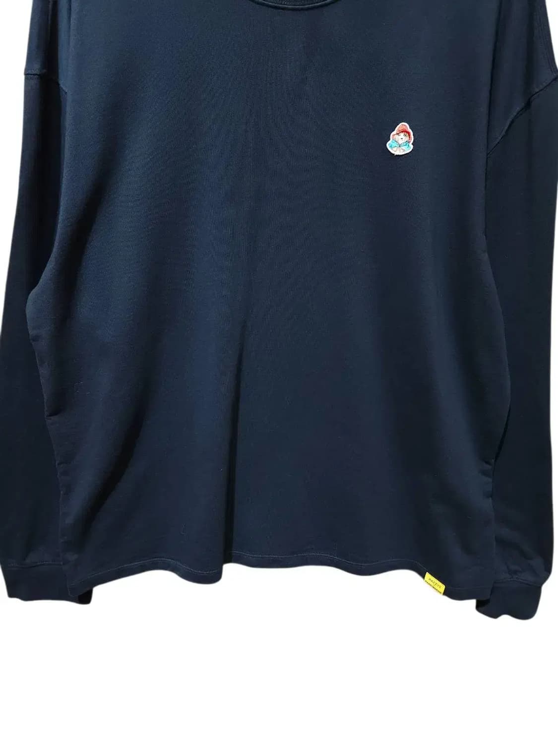 110/ 헤지스 X 패딩턴 긴팔티 블랙 /1202 상품이미지3